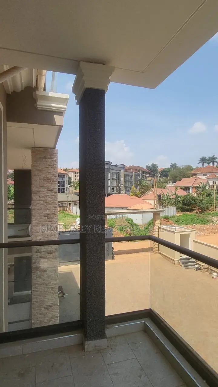 8bdrm Mansion in Central Division for sale in Central Division