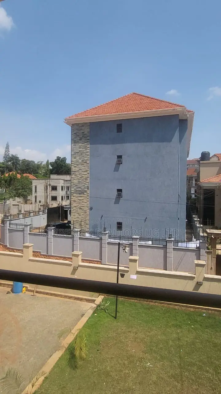 8bdrm Mansion in Central Division for sale in Central Division