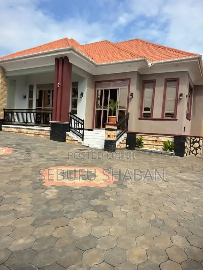 3bdrm House in Standalone Kisaasi, Central Division for rent in Central Division