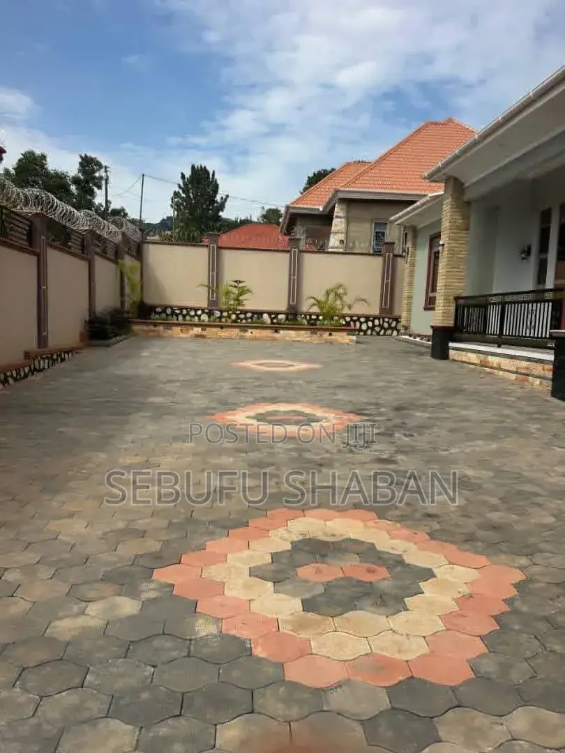 3bdrm House in Standalone Kisaasi, Central Division for rent in Central Division