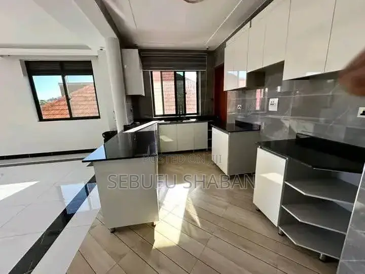 2bdrm House in Kisaasi, Central Division for rent in Central Division