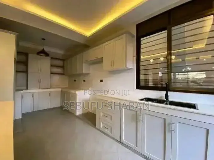 3bdrm House in Standalone Kisaasi, Central Division for rent in Central Division