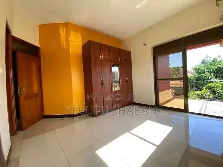 2bdrm House in Kisaasi, Central Division for rent in Central Division