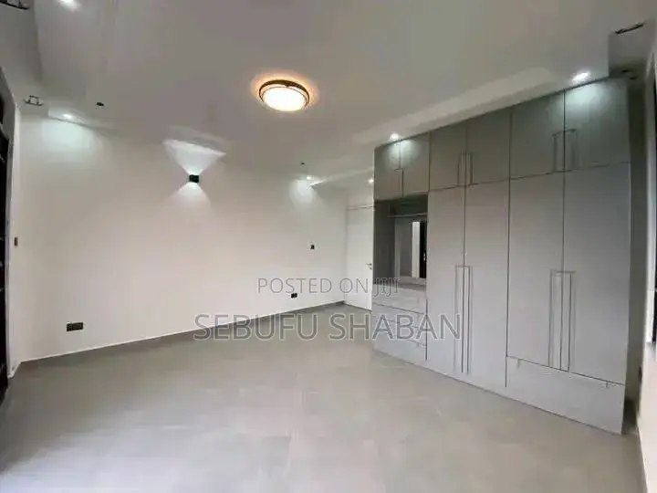 2bdrm House in Kisaasi, Central Division for rent in Central Division