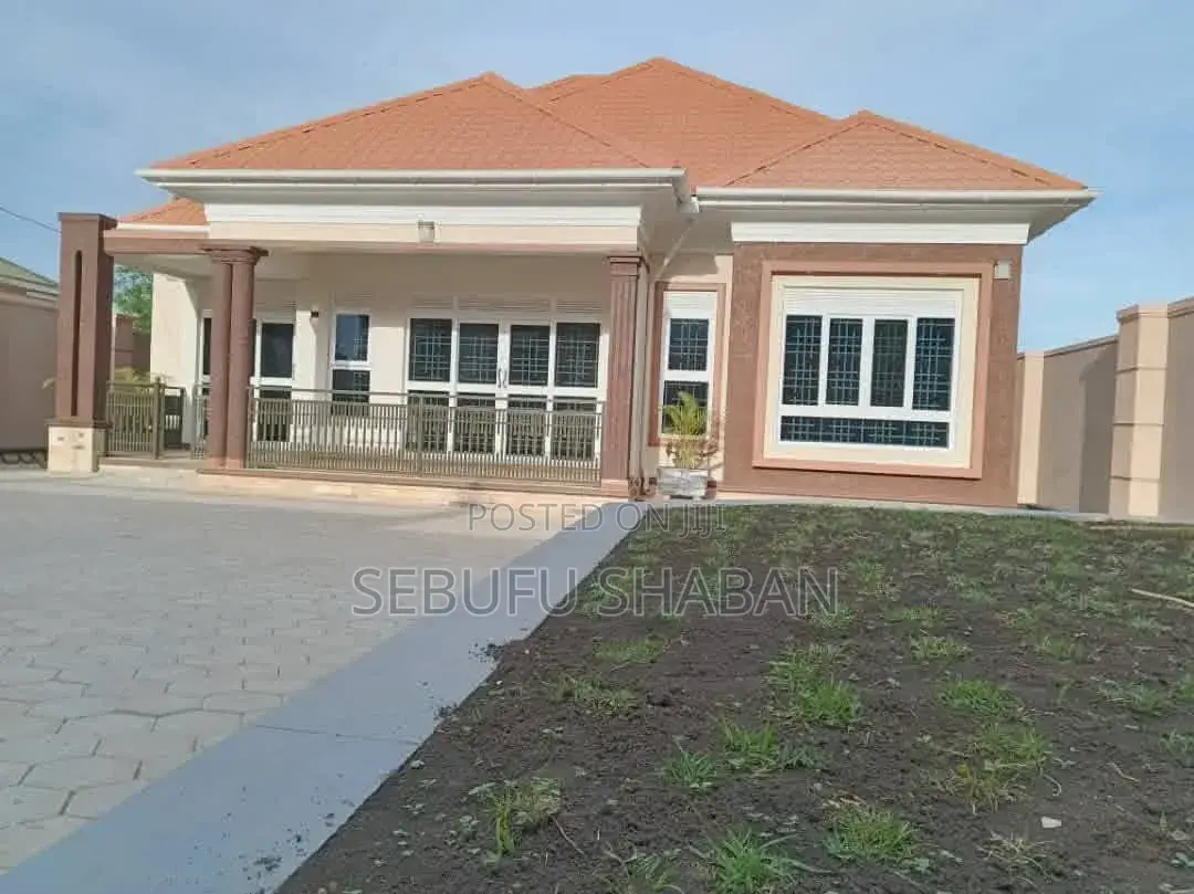 3bdrm House in Standalone Kisaasi, Central Division for rent in Central Division