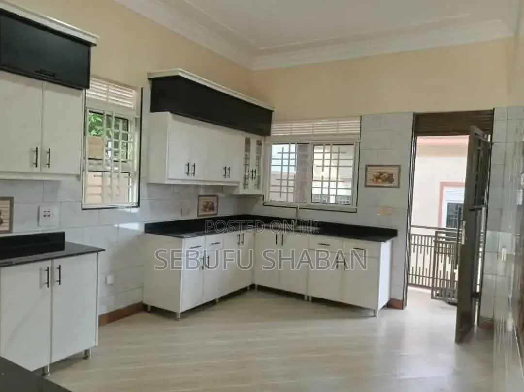 3bdrm House in Standalone Kisaasi, Central Division for rent in Central Division