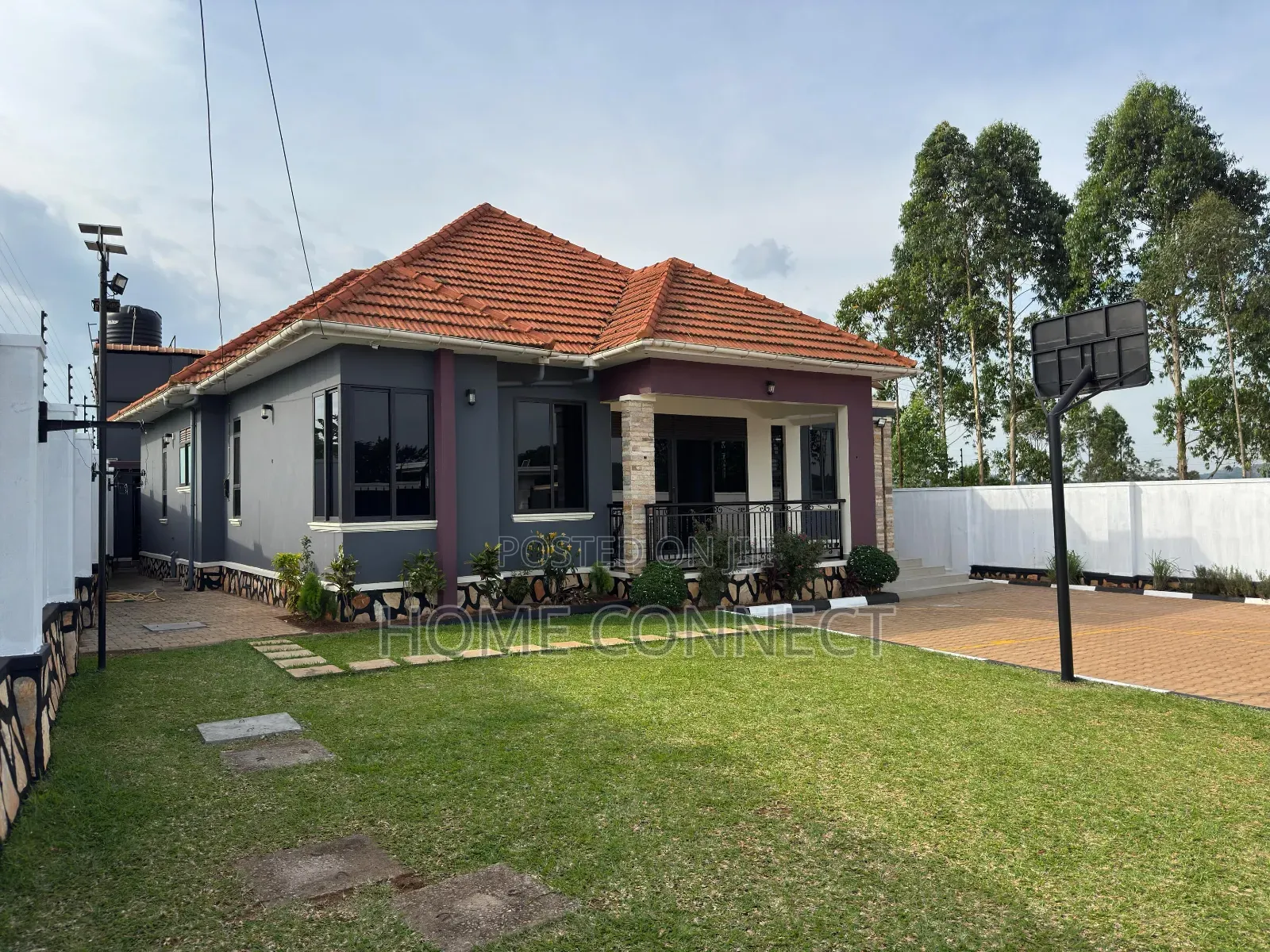 4bdrm Bungalow in Luzira, Central Division for rent in Central Division
