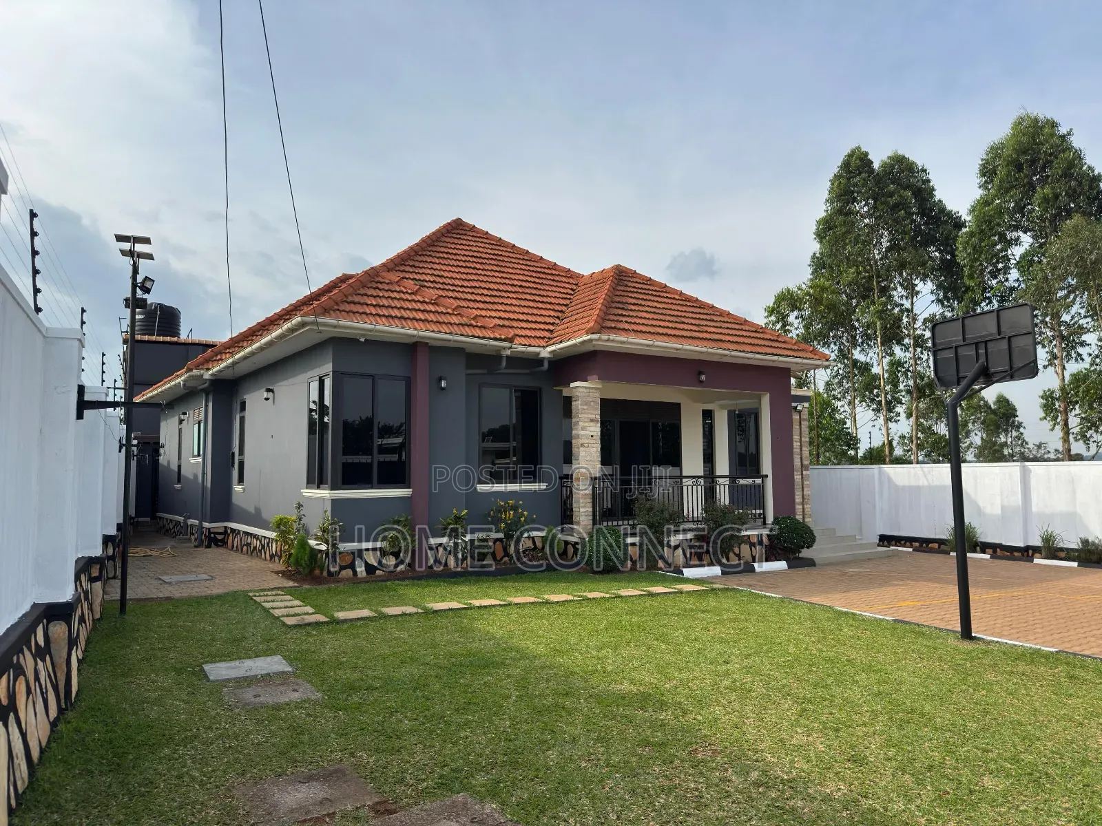 4bdrm Bungalow in Luzira, Central Division for rent in Central Division