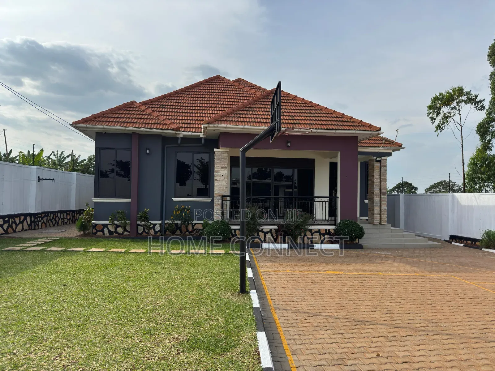 4bdrm Bungalow in Luzira, Central Division for rent in Central Division