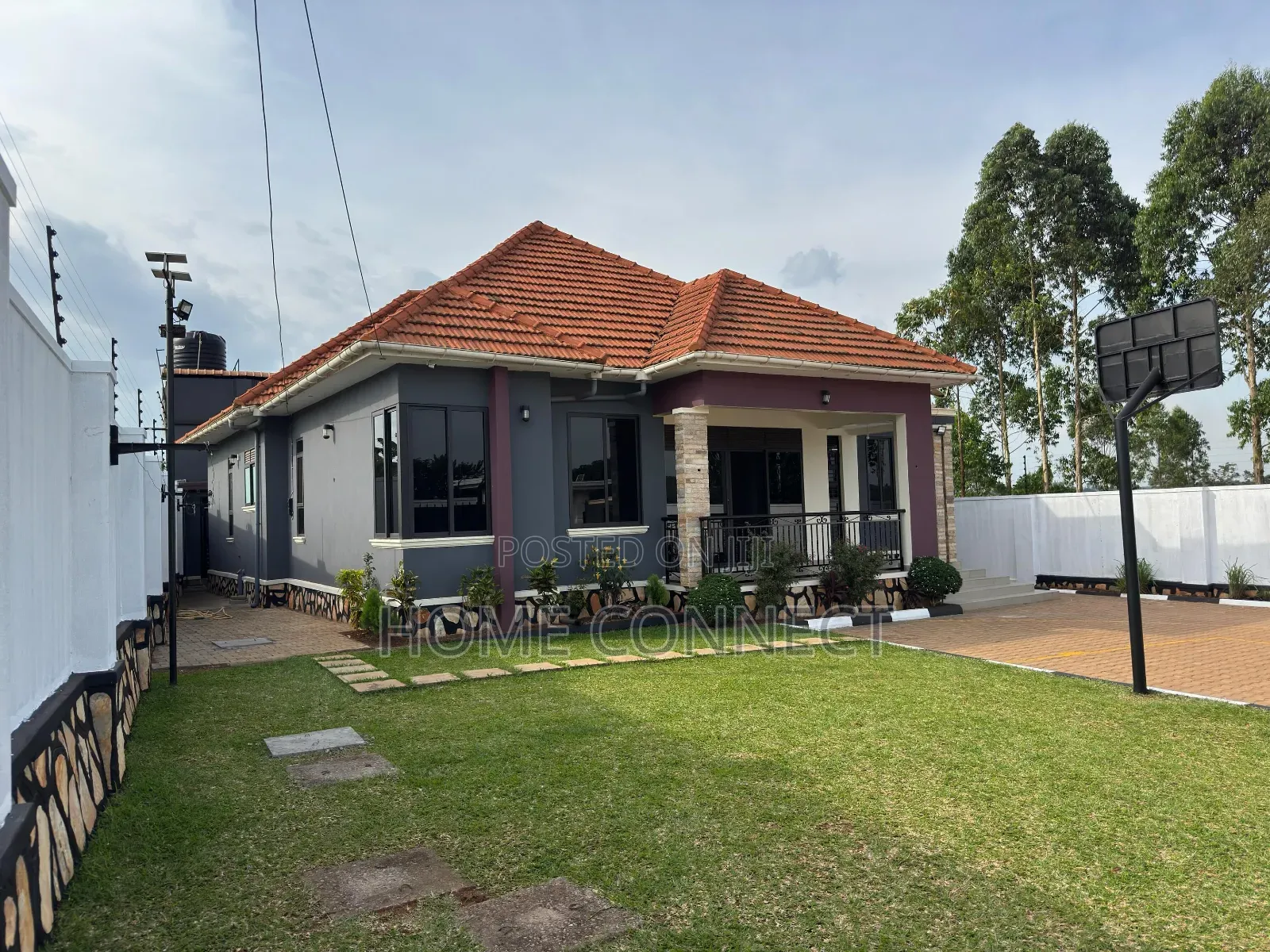 4bdrm Bungalow in Luzira, Central Division for rent in Central Division