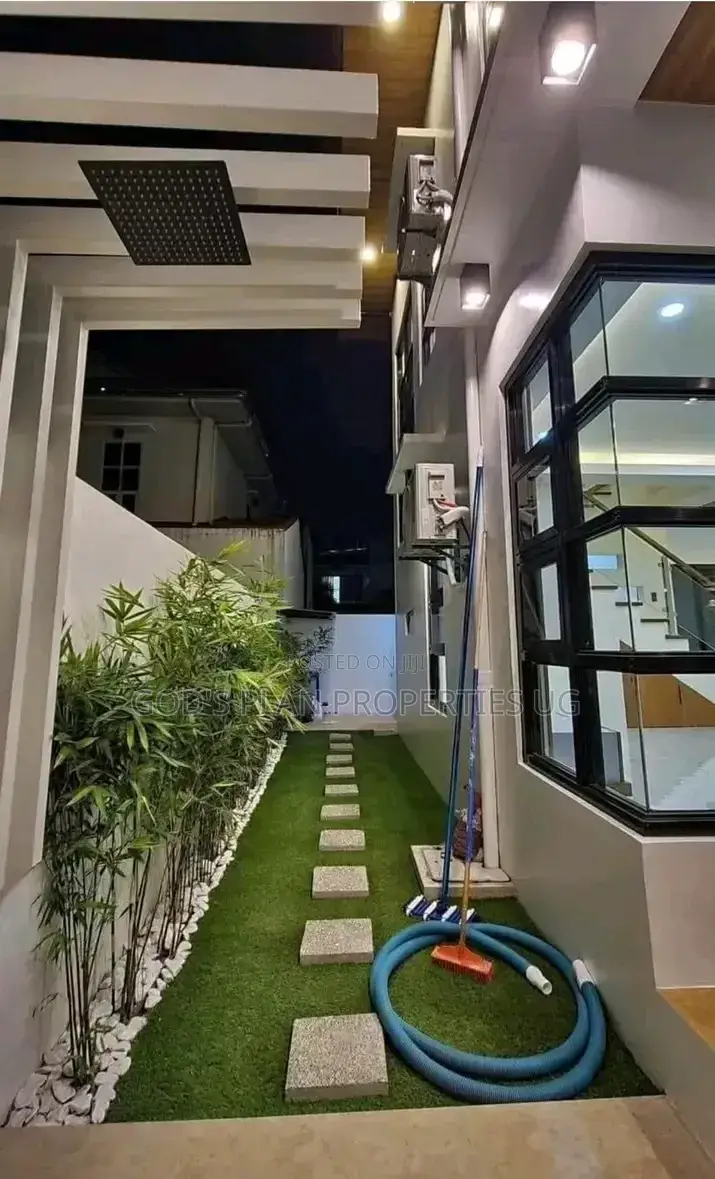 3bdrm Apartment in Muyenga Kiwafu, Central Division for rent in Central Division