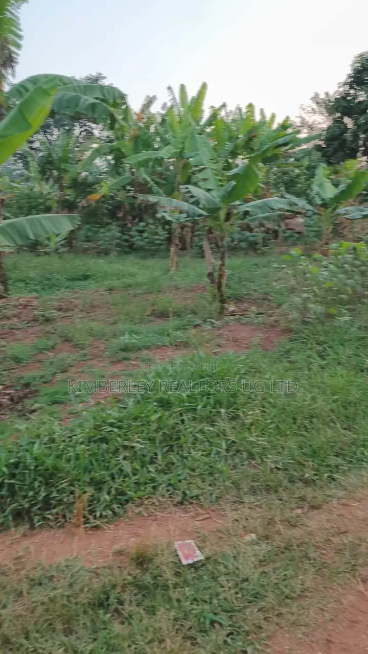 Land for Sale – Entebbe Kawuku in Division A