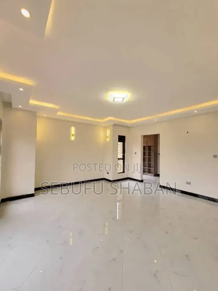 3bdrm House in Standalone Kisaasi, Central Division for rent in Central Division