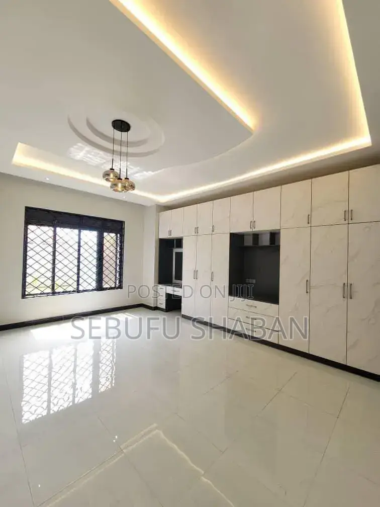 3bdrm House in Standalone Ntinda, Central Division for rent in Central Division