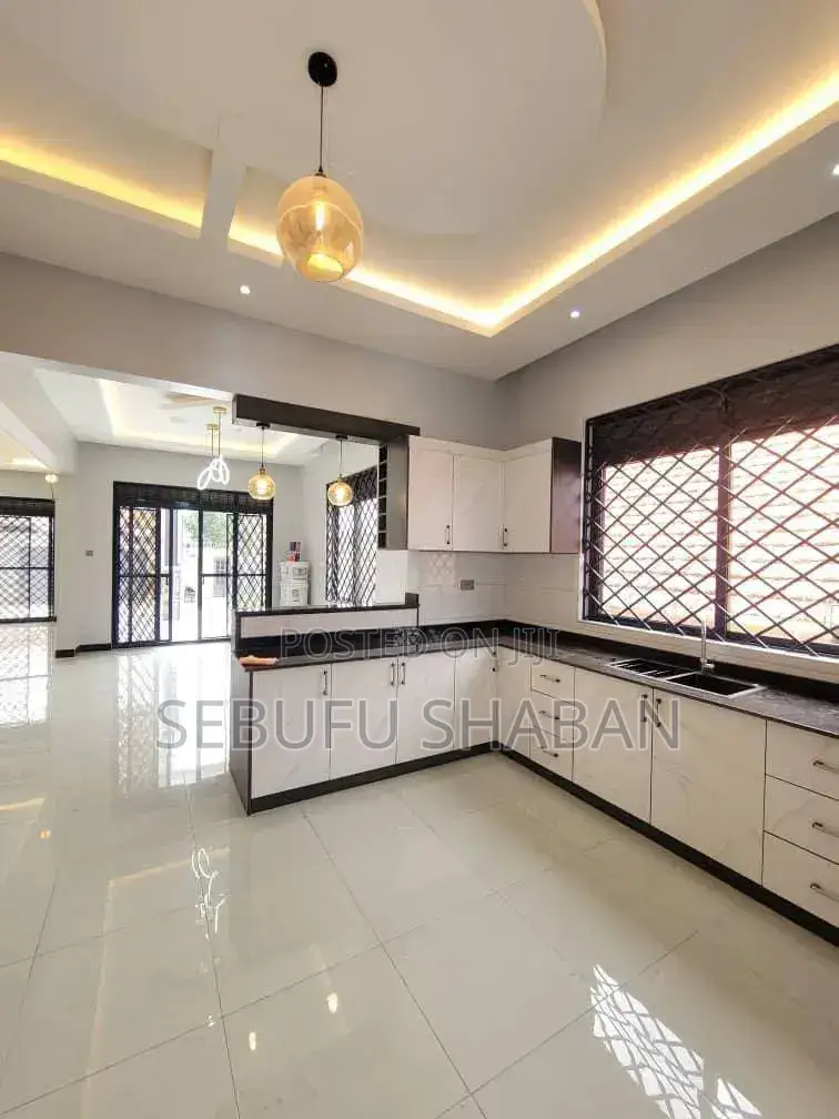 3bdrm House in Standalone Ntinda, Central Division for rent in Central Division