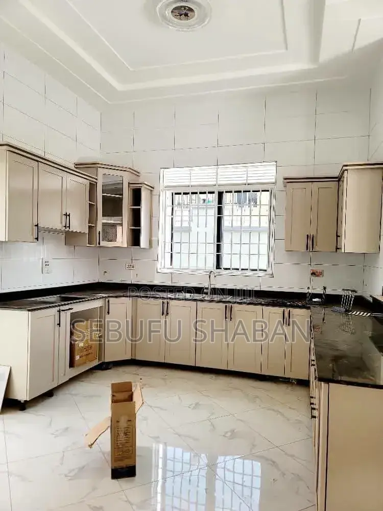 3bdrm House in Standalone Kisaasi, Central Division for rent in Central Division