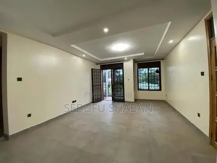 2bdrm House in Kisaasi, Central Division for rent in Central Division