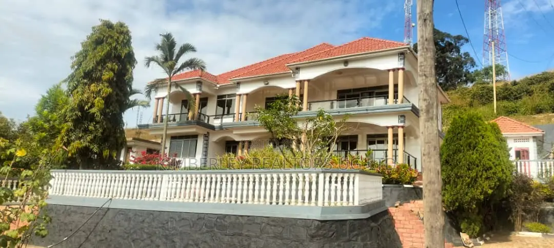 6bdrm House in Nsangi for sale in Nsangi