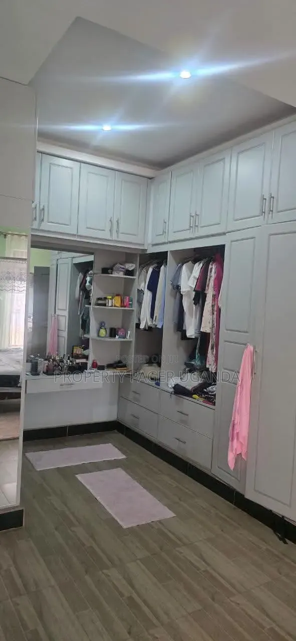 3bdrm House in Kira-Nsasa for sale in Kira