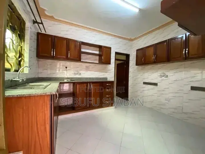 3bdrm House in Standalone Kisaasi, Central Division for rent in Central Division