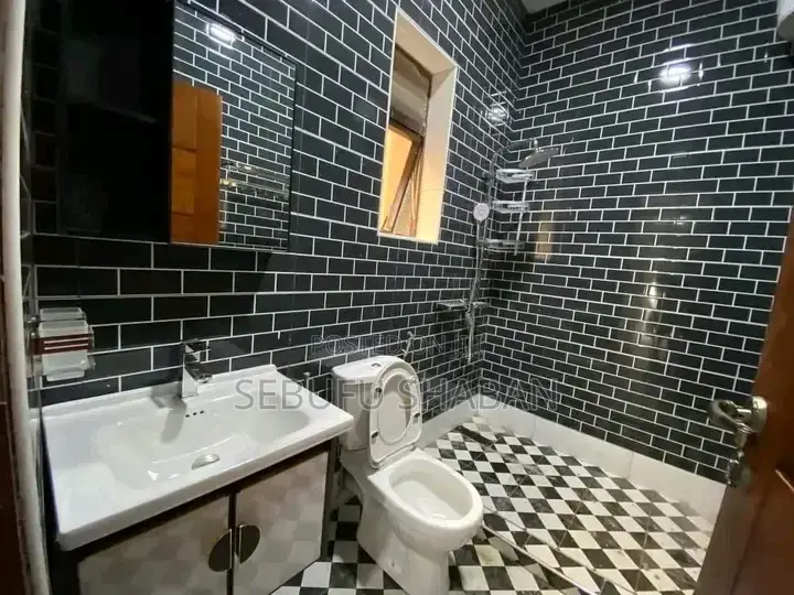 5bdrm House in Standalone Ntinda, Central Division for rent in Central Division