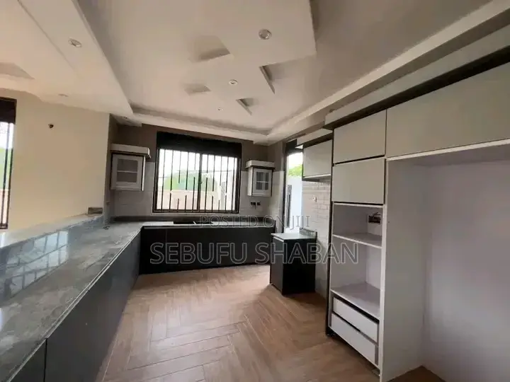 4bdrm House in Standalone Kisaasi, Central Division for rent in Central Division