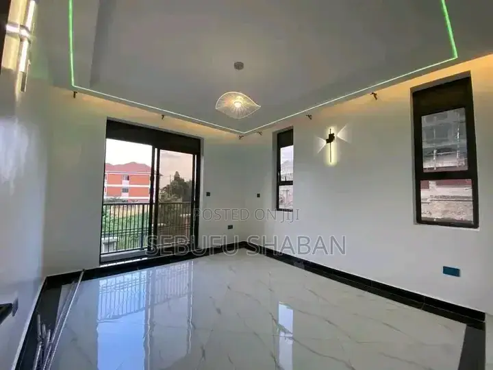 2bdrm House in Kisaasi, Central Division for rent in Central Division