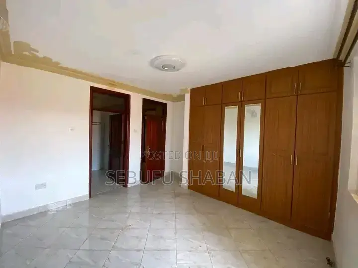 2bdrm House in Kisaasi, Central Division for rent in Central Division