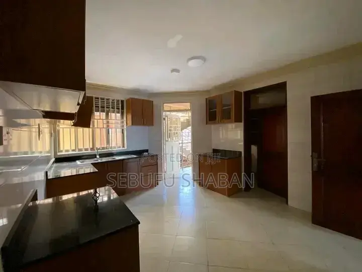 2bdrm House in Kisaasi, Central Division for rent in Central Division