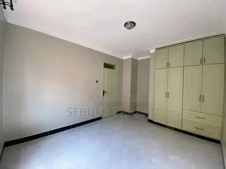 2bdrm House in Kisaasi, Central Division for rent in Central Division