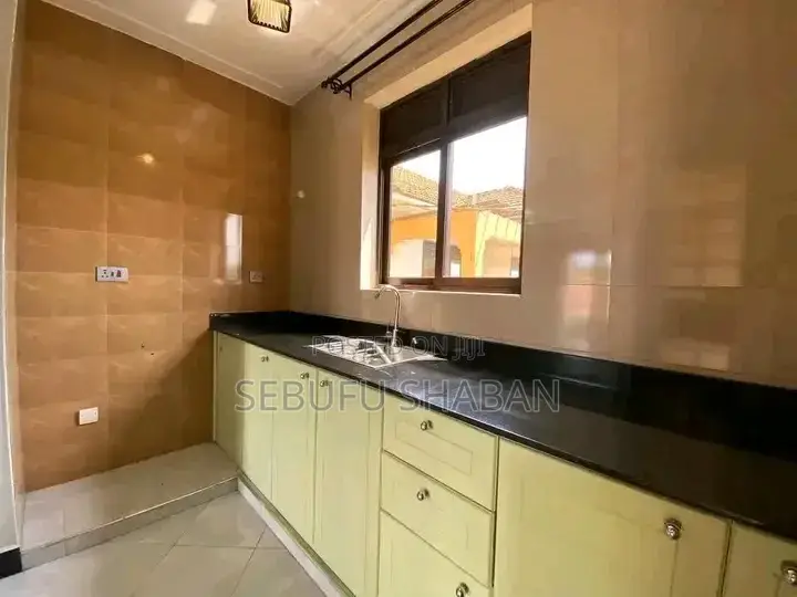 2bdrm House in Kisaasi, Central Division for rent in Central Division