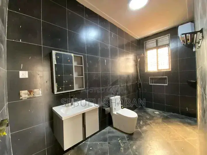 2bdrm House in Kisaasi, Central Division for rent in Central Division