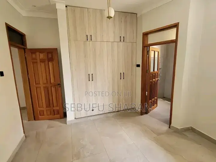 2bdrm House in Kisaasi, Central Division for rent in Central Division