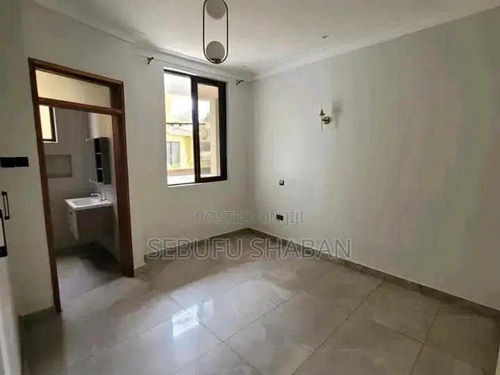 2bdrm House in Kisaasi, Central Division for rent in Central Division