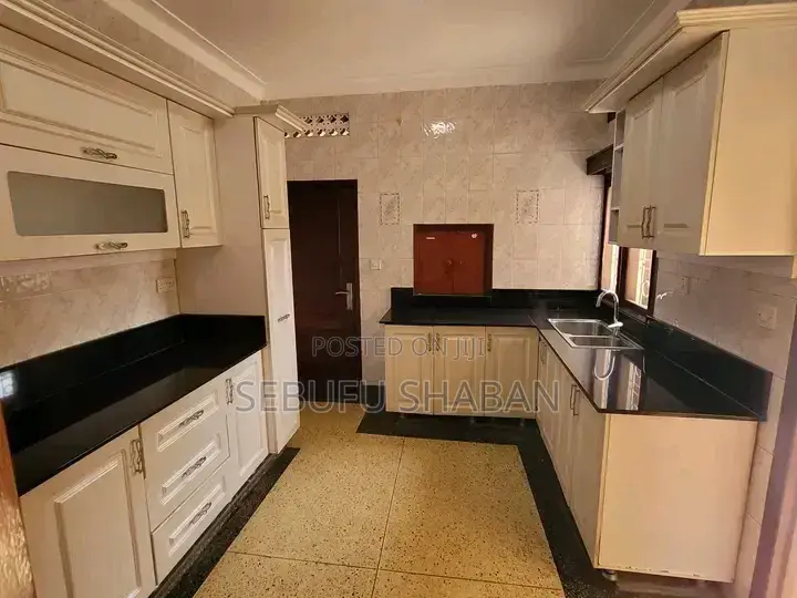 3bdrm House in Standalone Kisaasi, Central Division for rent in Central Division