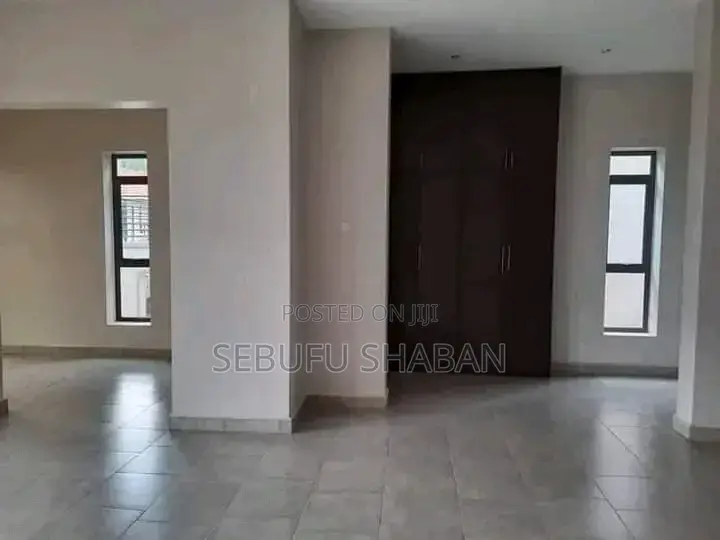 2bdrm House in Kisaasi, Central Division for rent in Central Division
