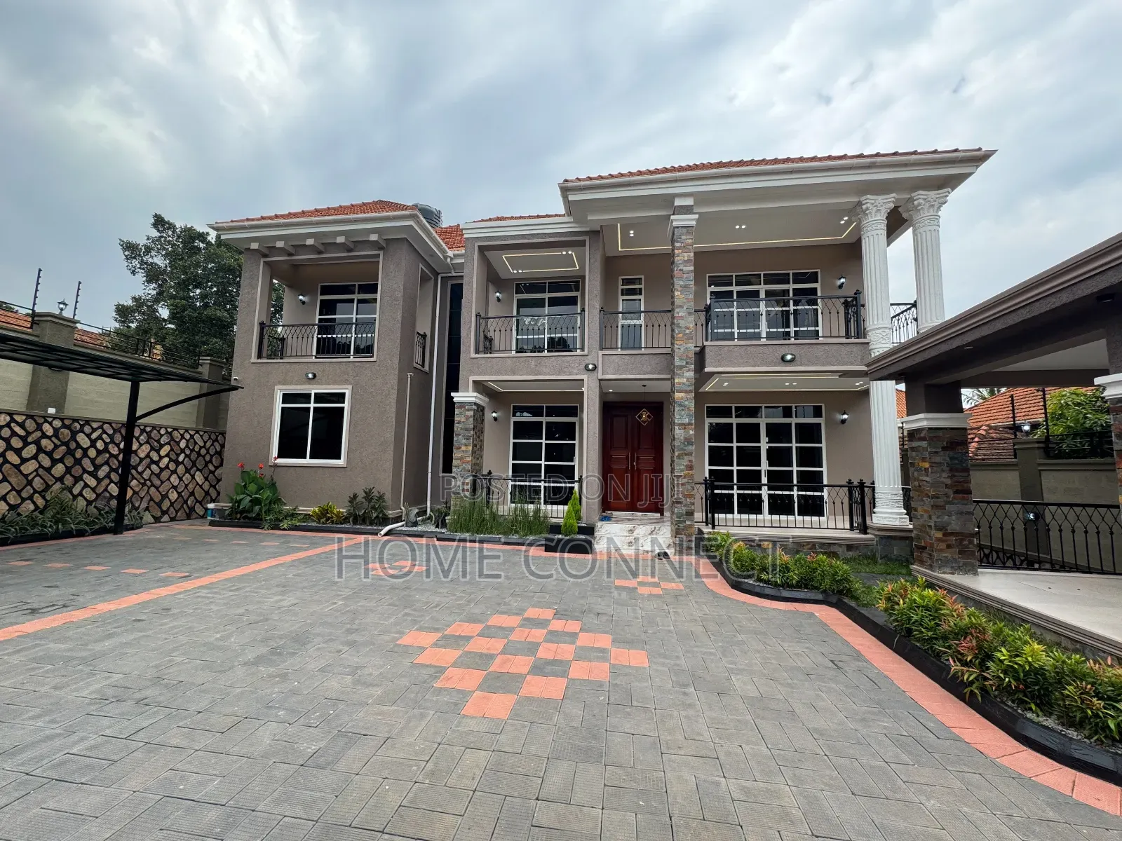 6bdrm Duplex in Lubowa, Central Division for sale in Central Division