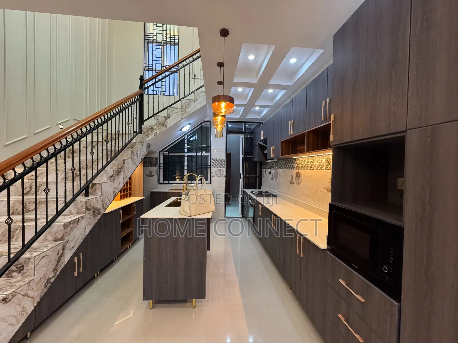 6bdrm Duplex in Lubowa, Central Division for sale in Central Division