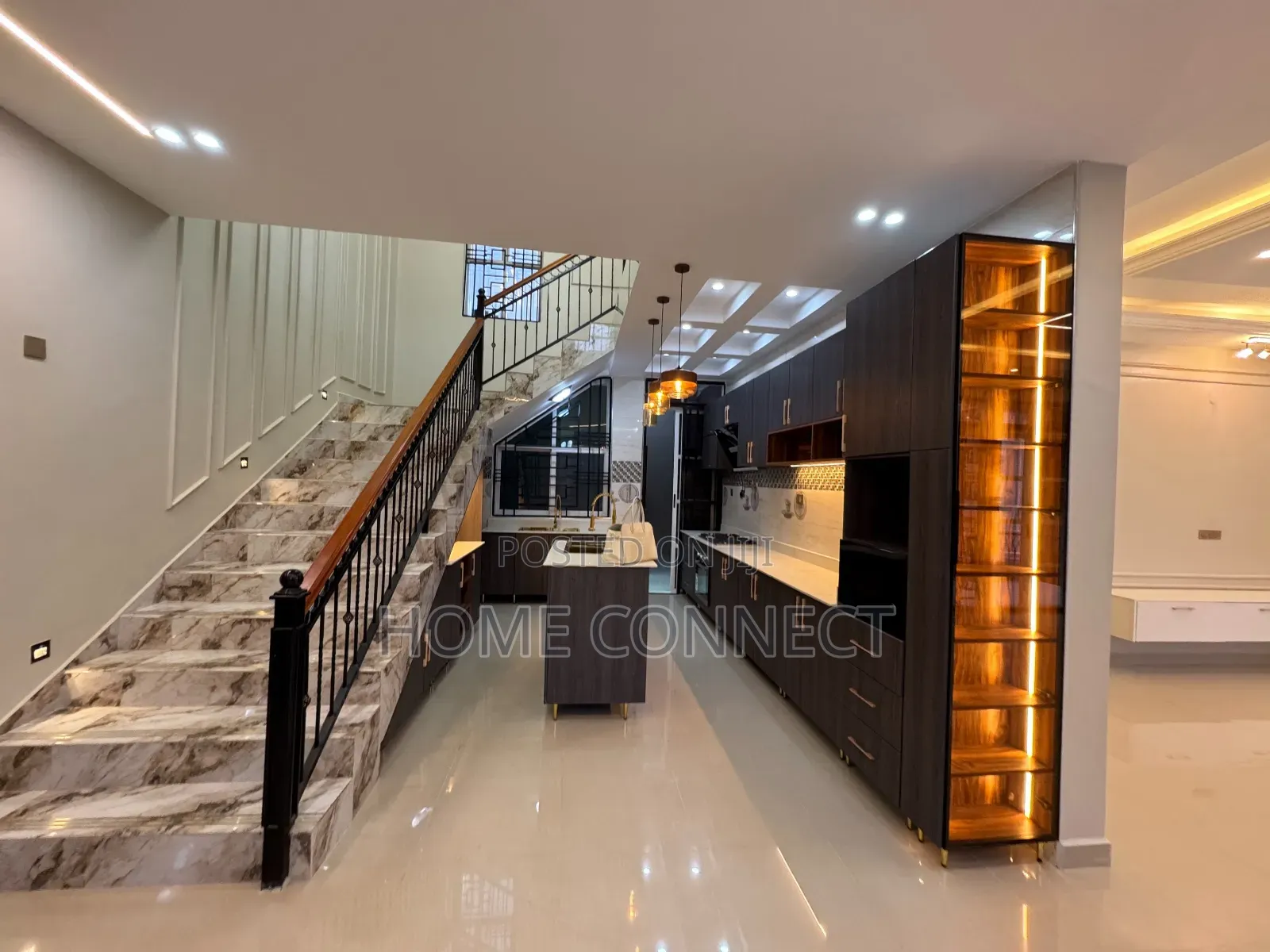 6bdrm Duplex in Lubowa, Central Division for sale in Central Division