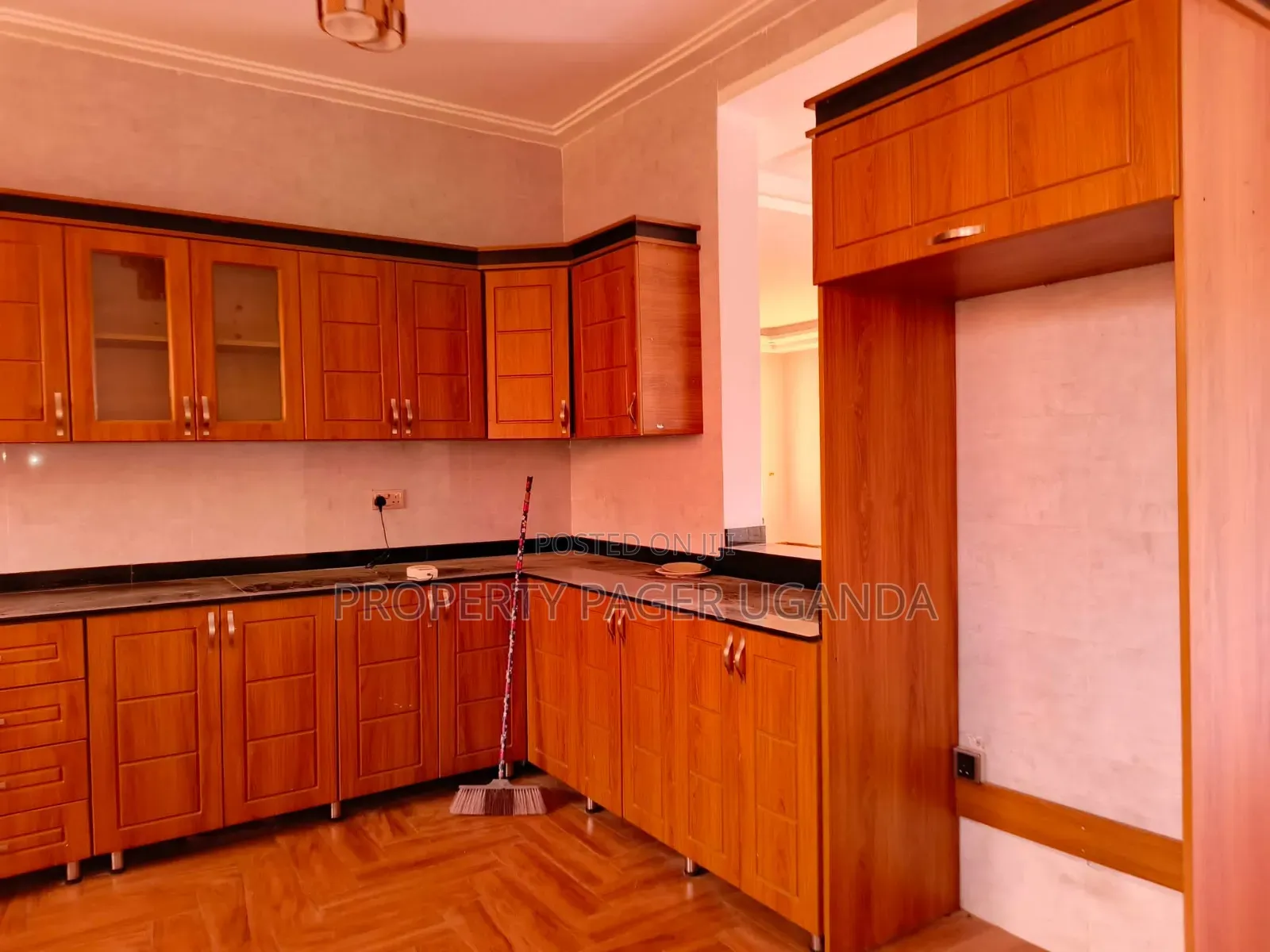 5bdrm Mansion in Kira for rent in Kira