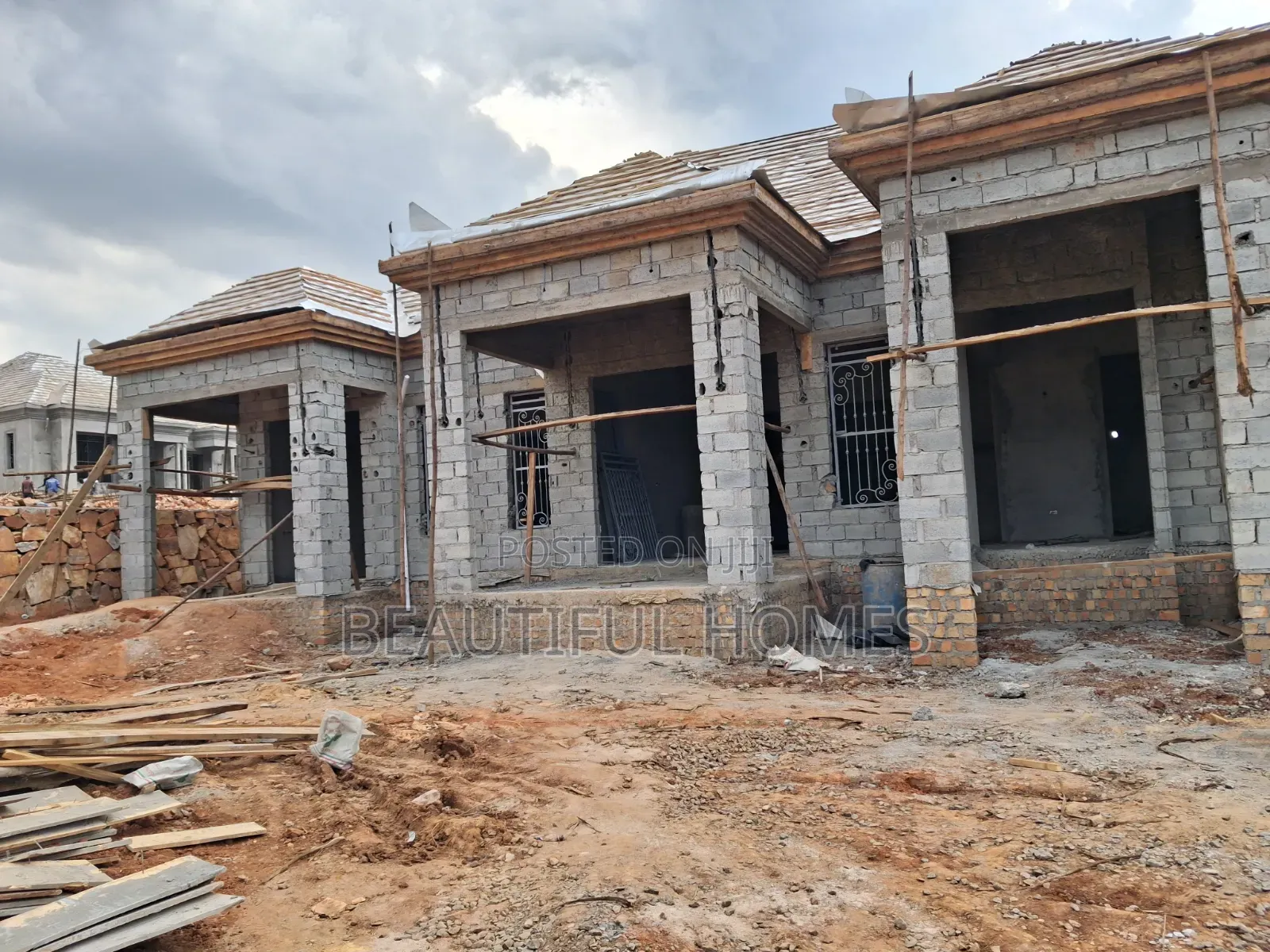 Furnished 5bdrm Bungalow in Kira for sale in Kira