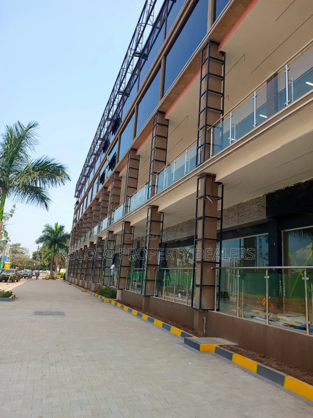 Showroom for Rent on Lugogo Bypass in Central Division