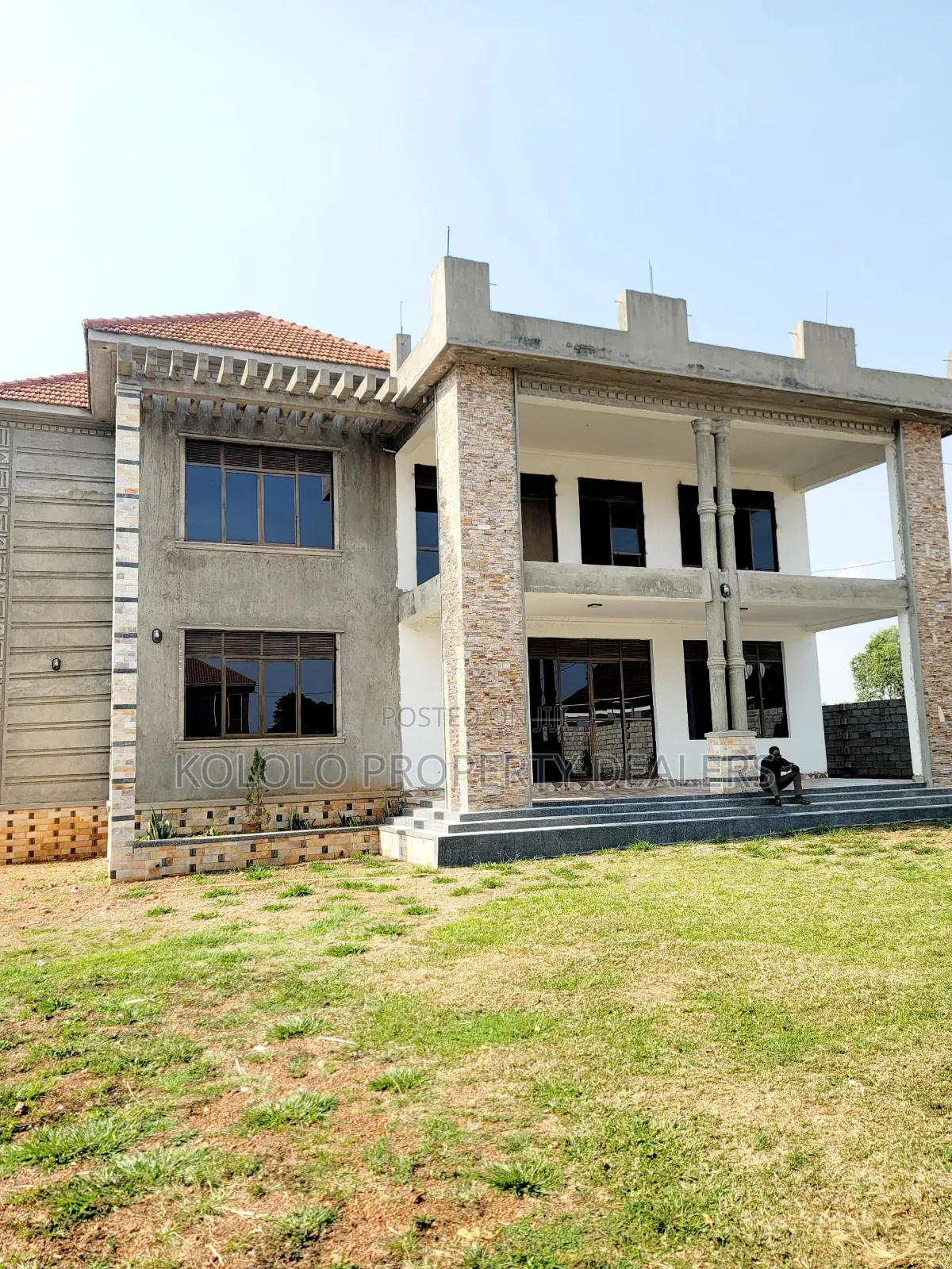 7bdrm Duplex in Sseguku, Central Division for sale in Central Division