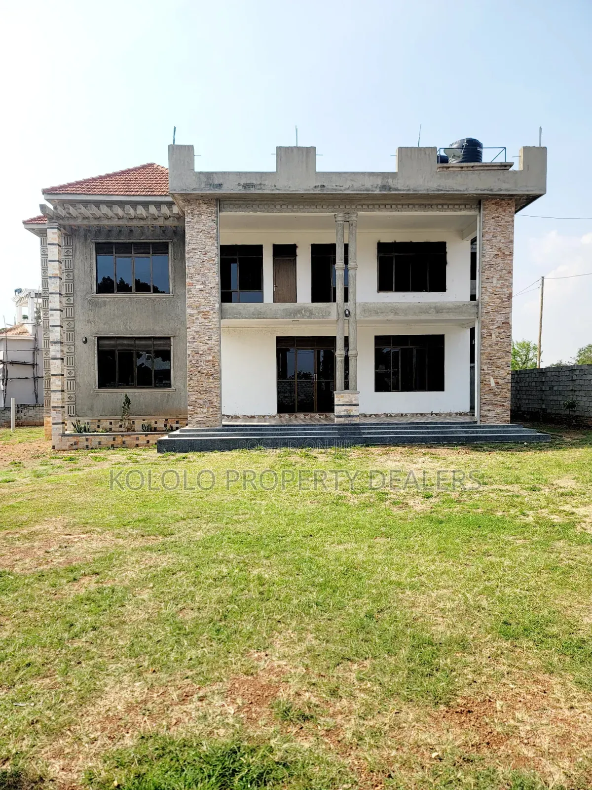 7bdrm Duplex in Sseguku, Central Division for sale in Central Division