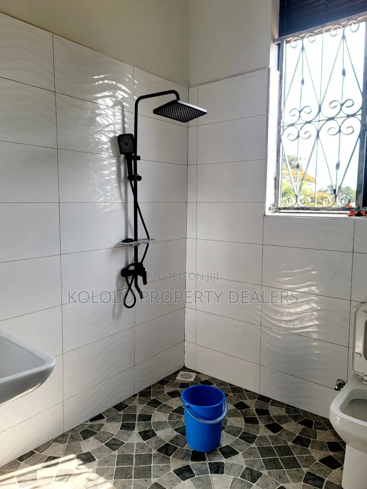 7bdrm Duplex in Sseguku, Central Division for sale in Central Division
