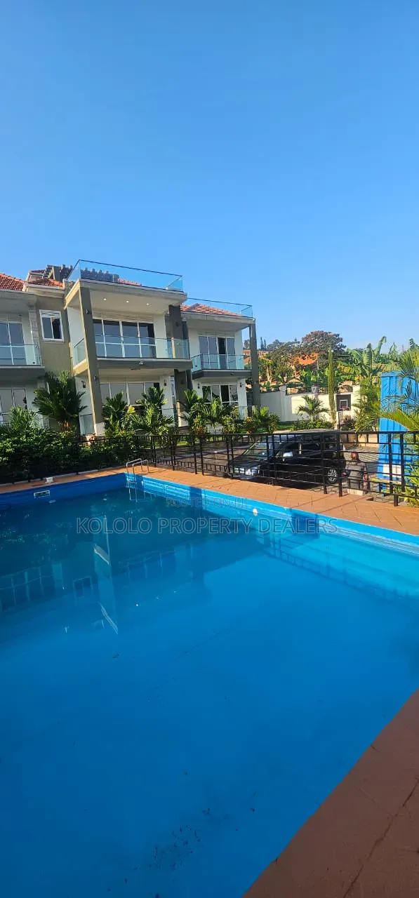 5bdrm Duplex in Lubowa, Central Division for sale in Central Division