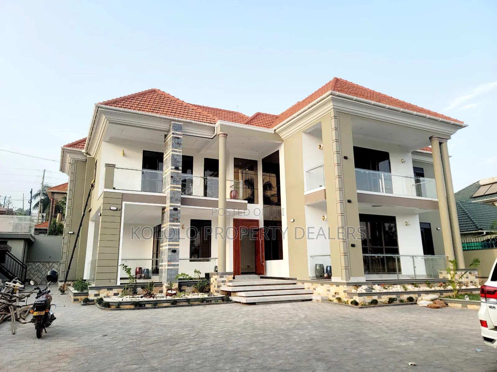 6bdrm Duplex in Akright, Central Division for sale in Central Division