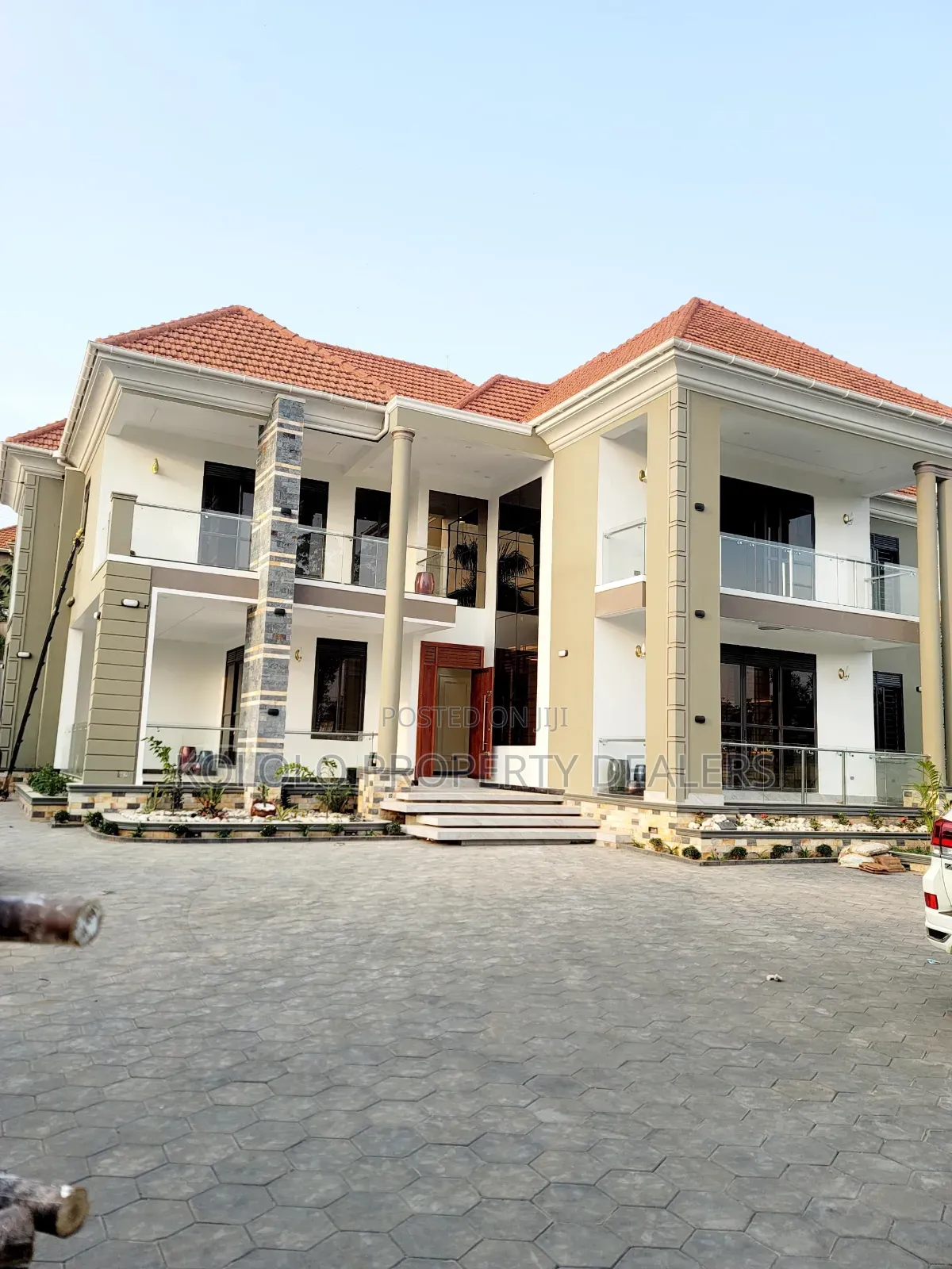 6bdrm Duplex in Akright, Central Division for sale in Central Division