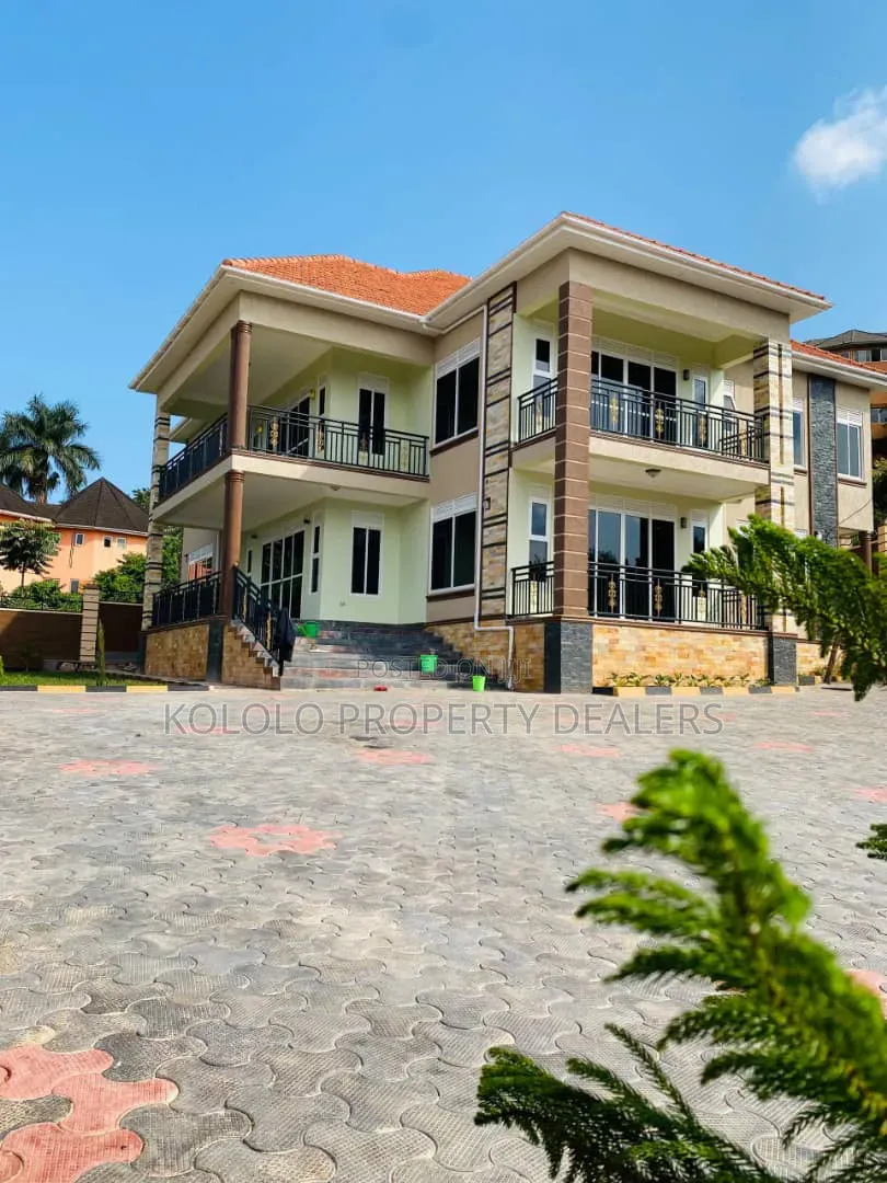 6bdrm Duplex in Bwebajja, Central Division for sale in Central Division