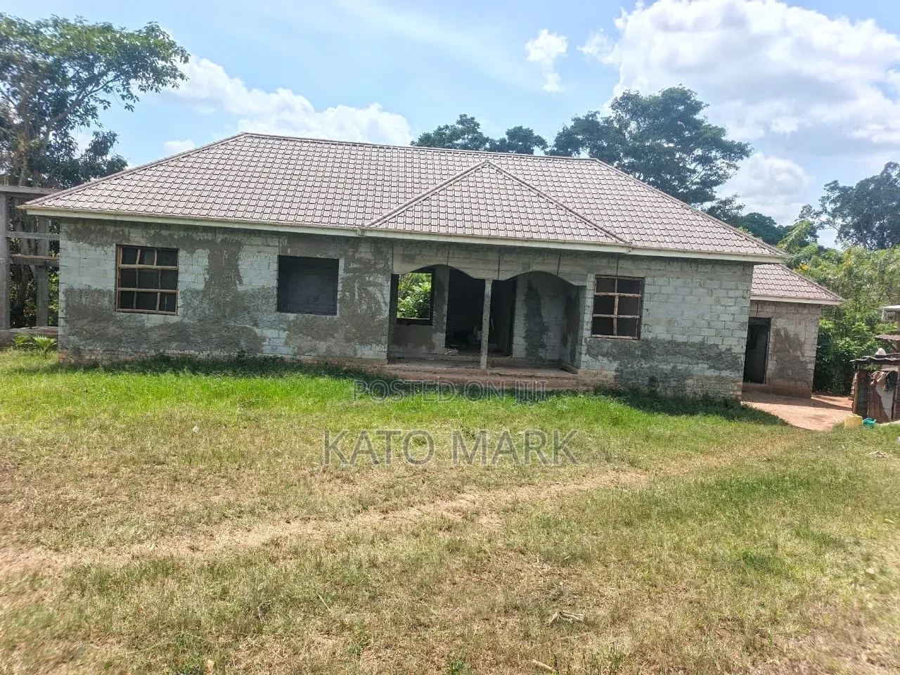 3bdrm House in Nsabwe, Mukono TC for sale in Mukono TC